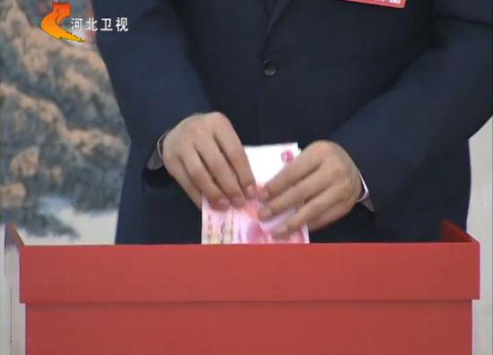 今年捐款活動現(xiàn)場視頻截圖(河北新聞聯(lián)播)